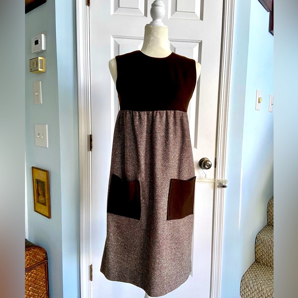 SOLD!!! Cute Wool 1960’s Wool Dress. Size small.